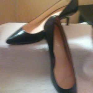 Nine West black pumps